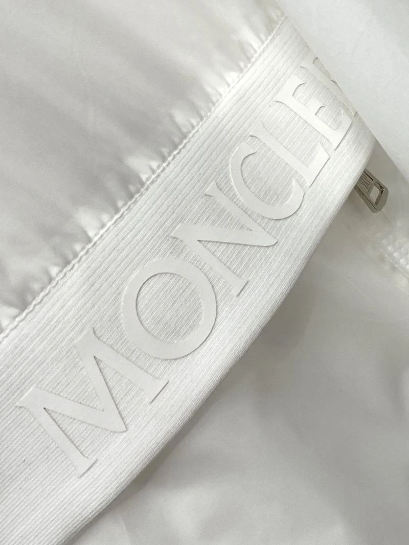 Moncler Outwear Attractive 140255