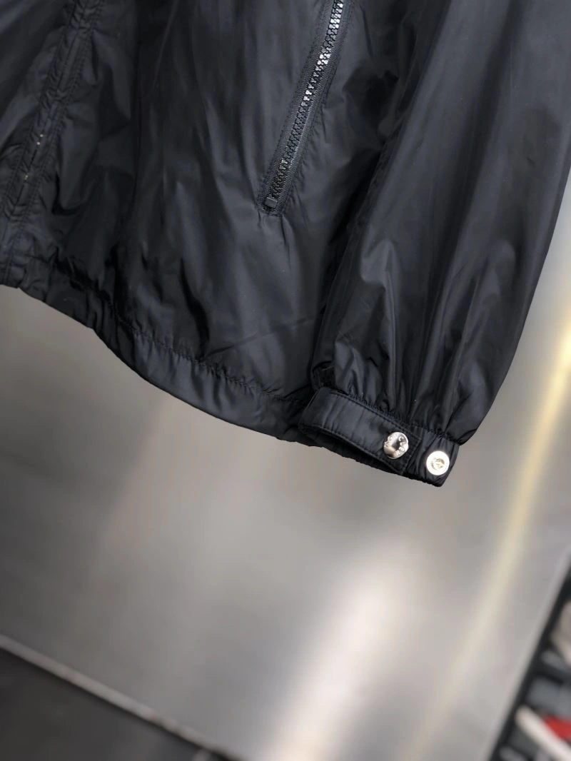 WaterResistant Moncler Outwear 140242