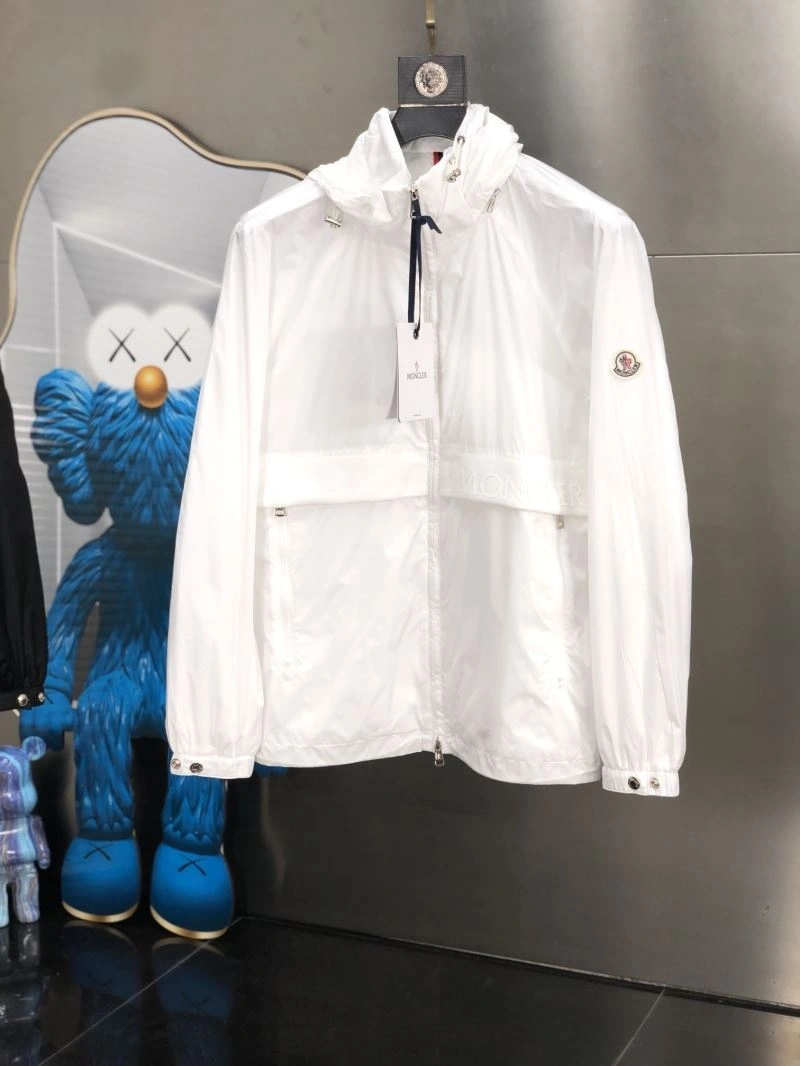 Trendsetting Moncler Outwear 140244