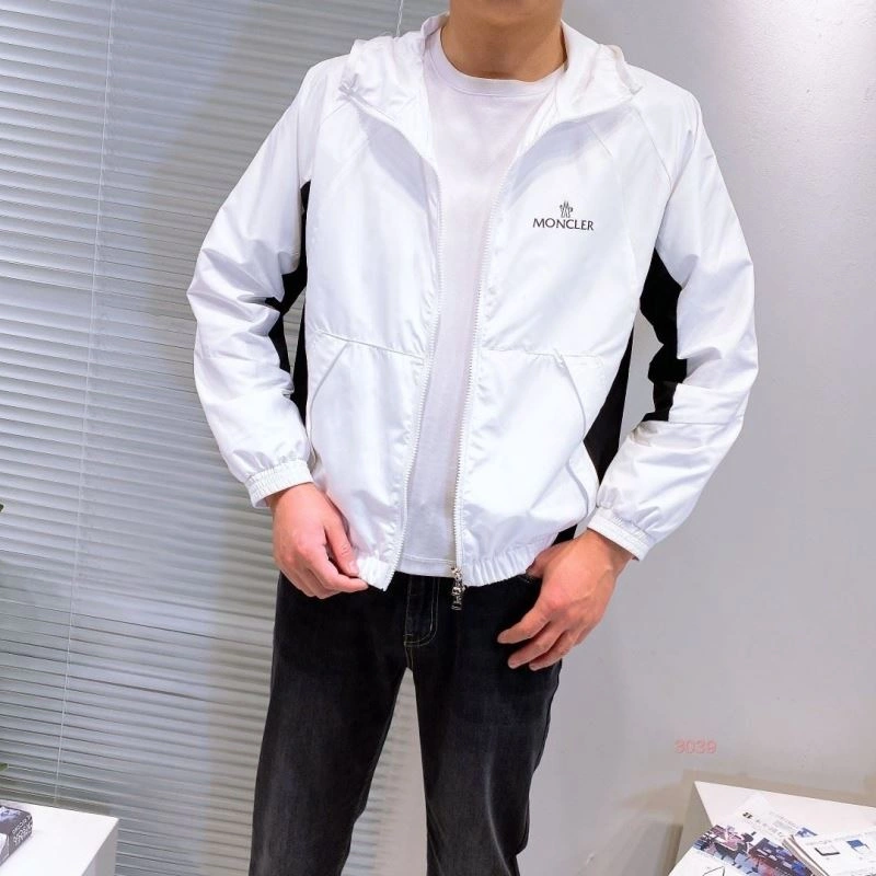 Moncler Outwear Durable 140247