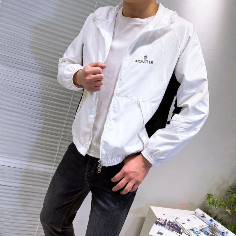 Moncler Outwear Durable 140247