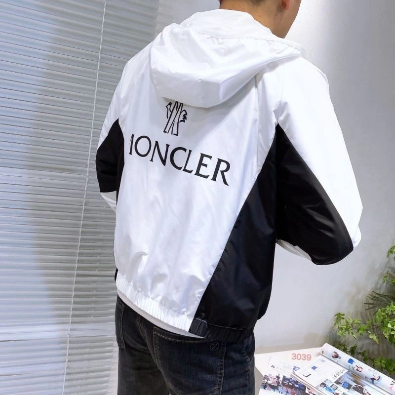 Moncler Outwear Durable 140247