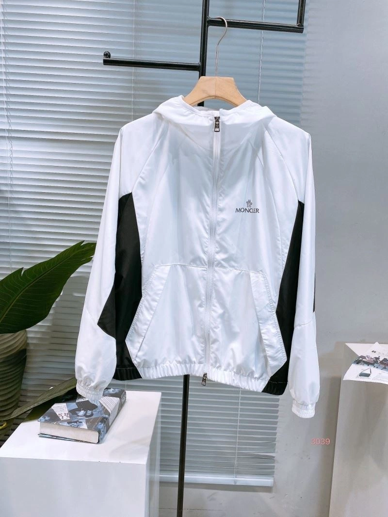 Moncler Outwear Durable 140247