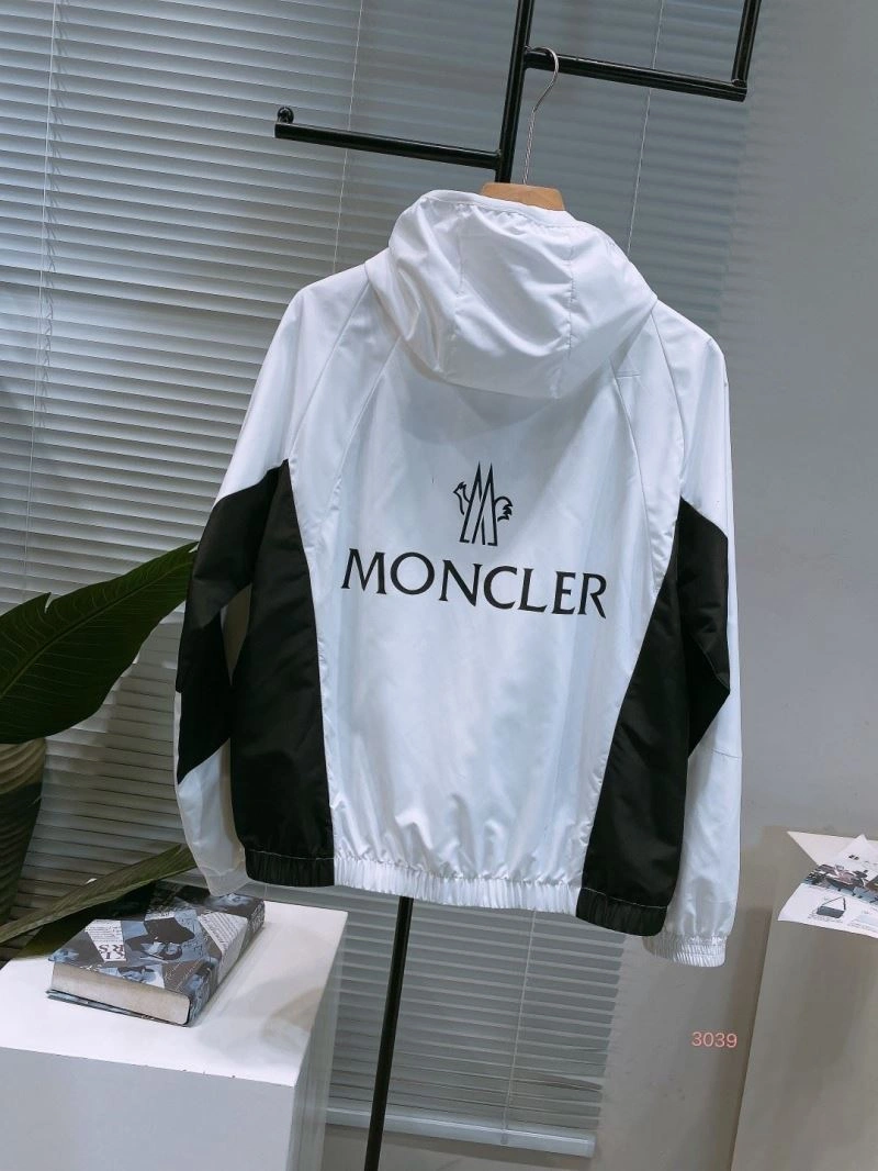 Moncler Outwear Durable 140247