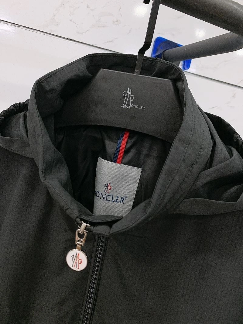 Moncler Outwear Contemporary 140243