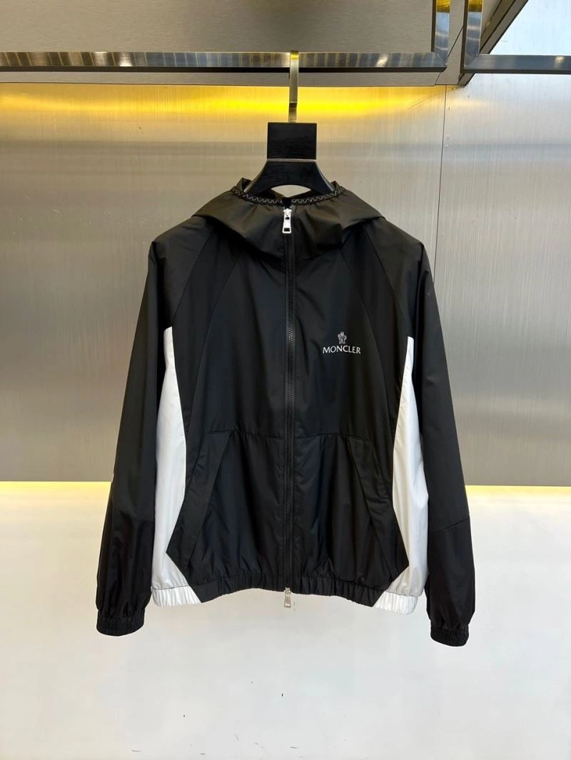 Trendy Moncler Outwear 140249
