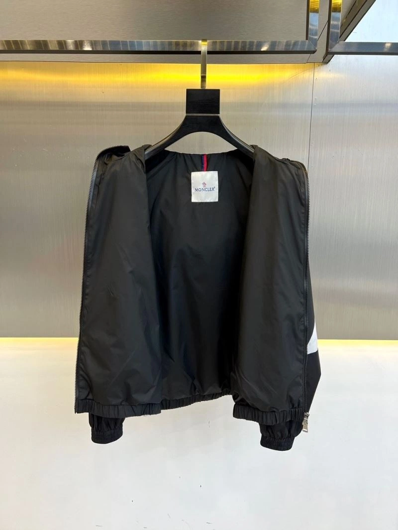Trendy Moncler Outwear 140249