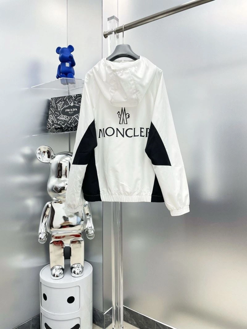 Moncler Outwear Bold 140238