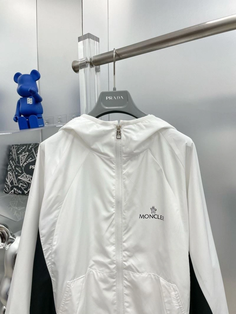 Moncler Outwear Bold 140238