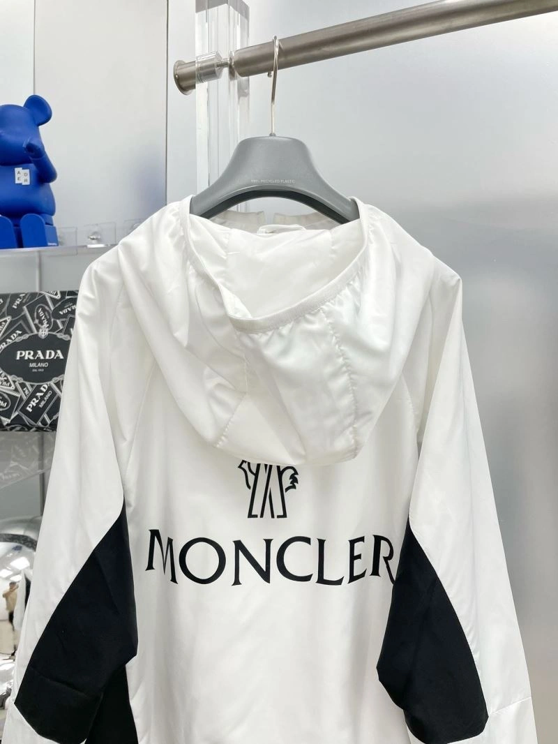 Moncler Outwear Bold 140238