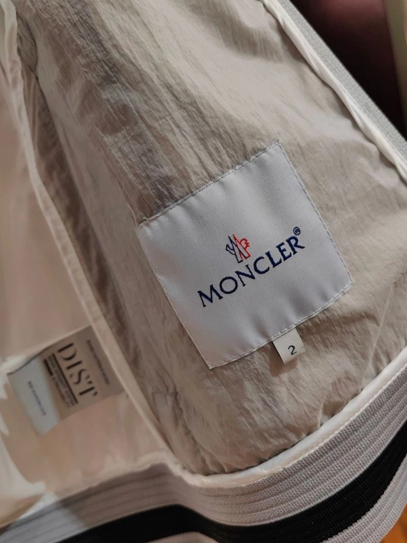 Moncler Outwear Modern 140240