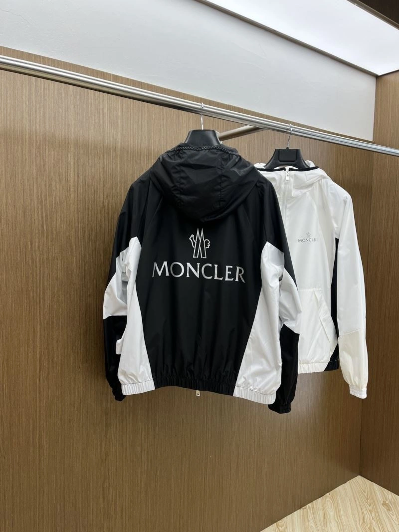 Vibrant Moncler Outwear 140237