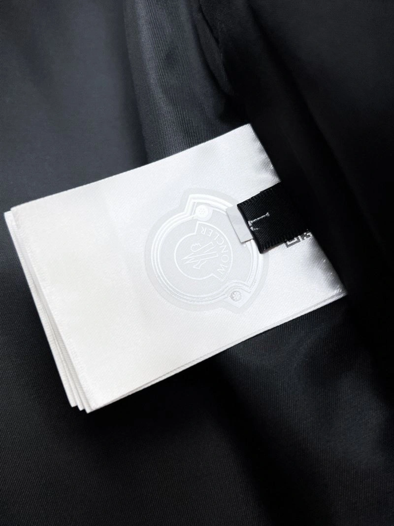 Thermal Moncler Outwear 140235