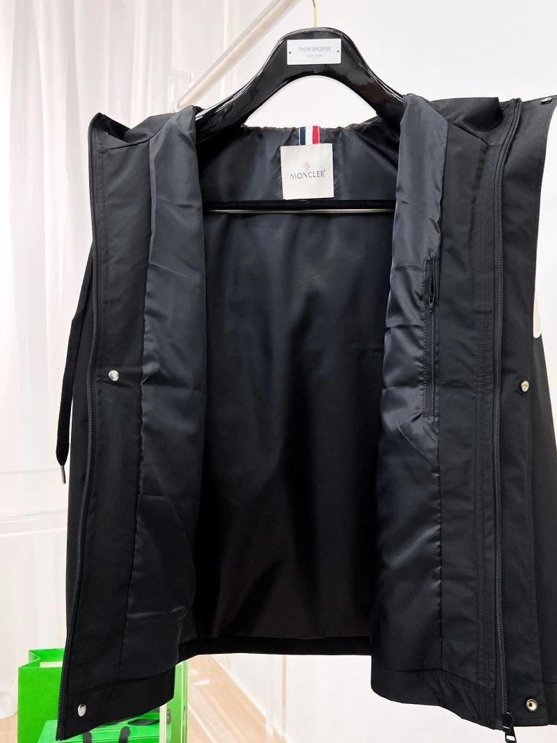 Thermal Moncler Outwear 140235