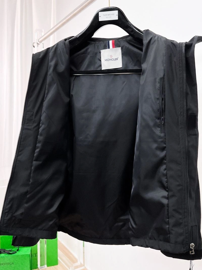 Moncler Outwear Unique 140236