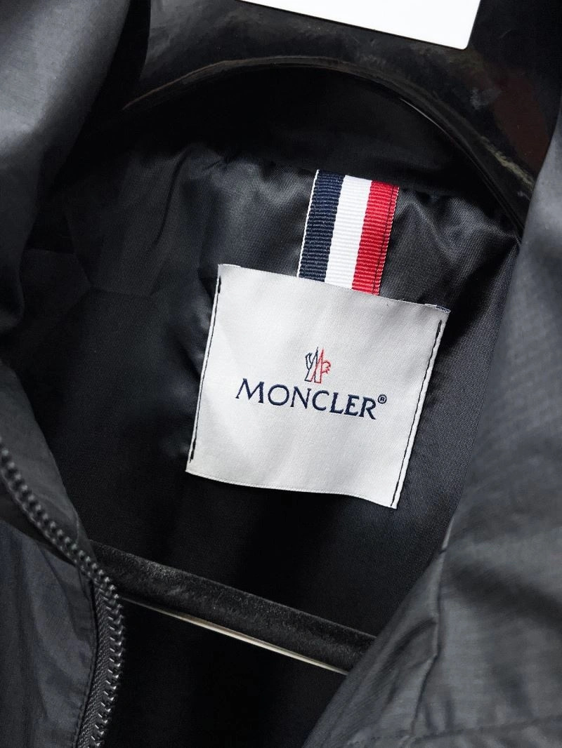 Moncler Outwear Unique 140236