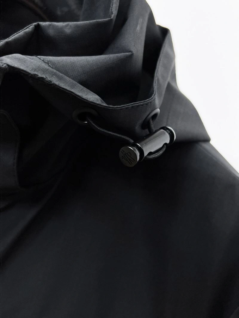 Moncler Outwear Unique 140236