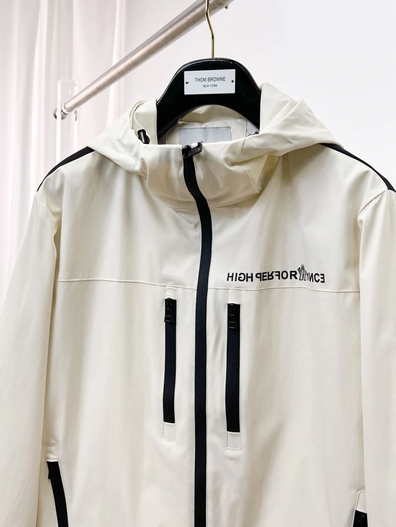 Moncler Outwear WaterResistant 140231