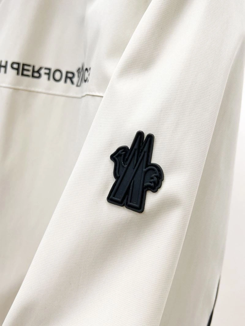 Moncler Outwear WaterResistant 140231