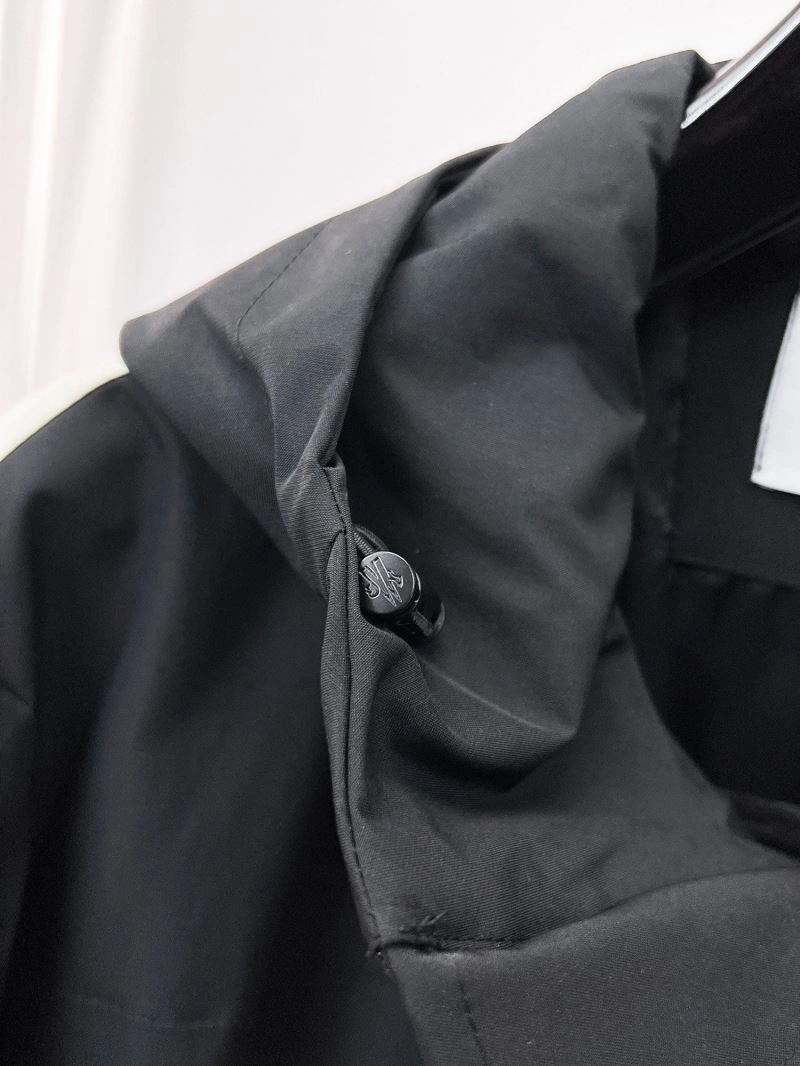 EasyCare Moncler Outwear 140233