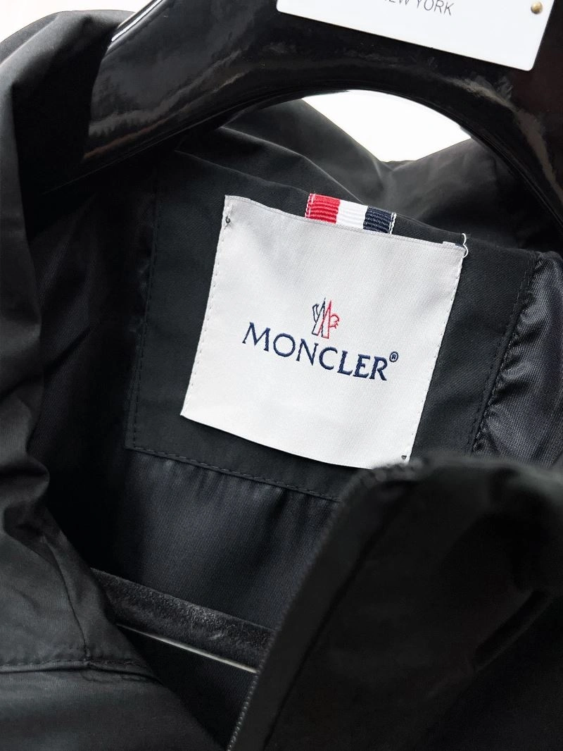 Moncler Outwear Colorful 140234
