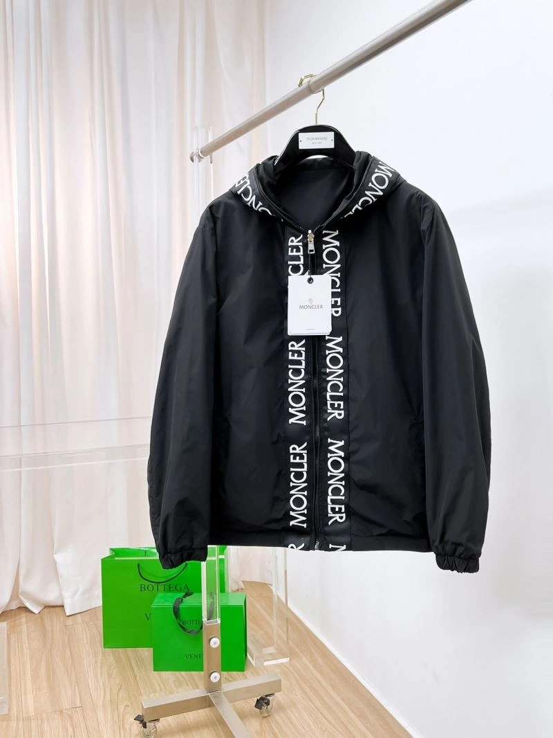 Moncler Outwear MultiPurpose 140228