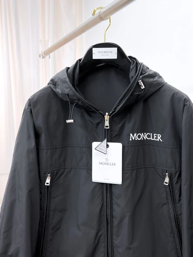 Moncler Outwear MultiPurpose 140228