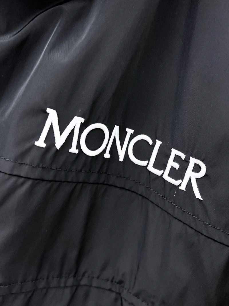 Moncler Outwear MultiPurpose 140228