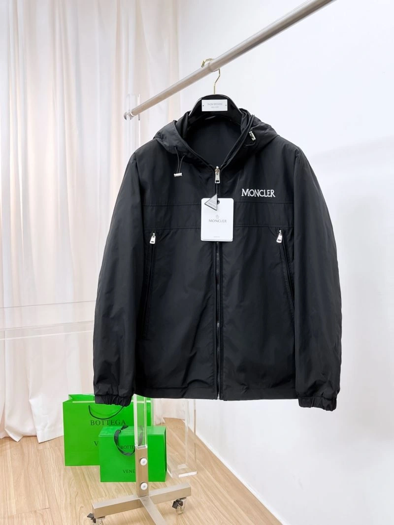 Moncler Outwear MultiPurpose 140228