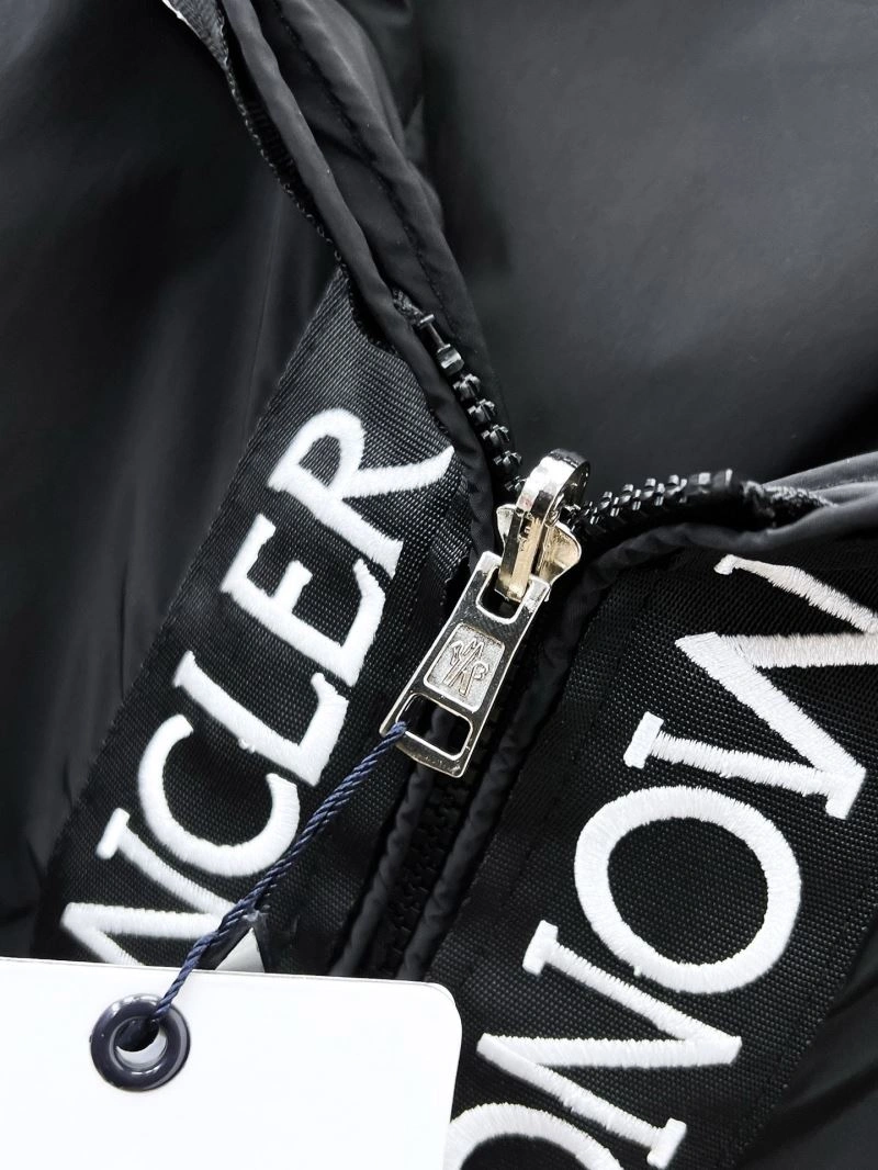 Moncler Outwear MultiPurpose 140228