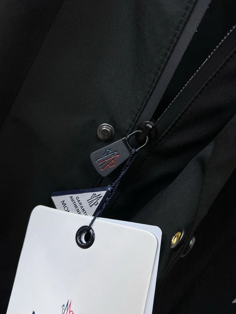 MoistureWicking Moncler Outwear 140227