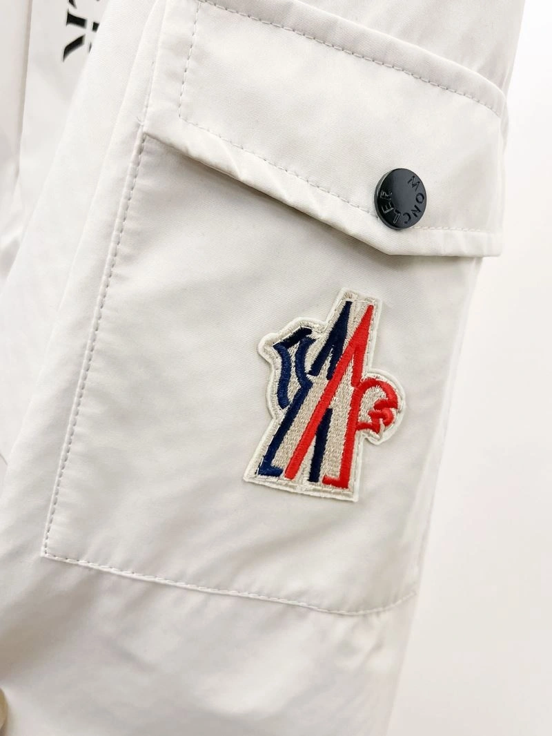 Moncler Outwear Stretchable 140224