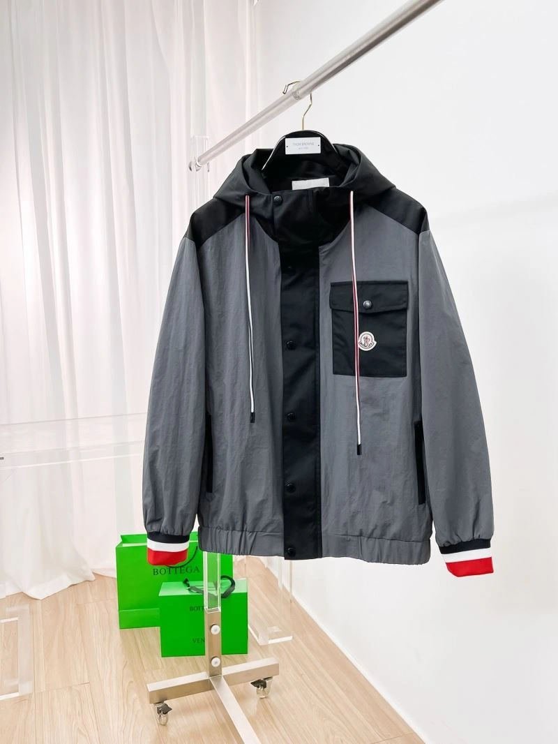 Sleek Moncler Outwear 140223