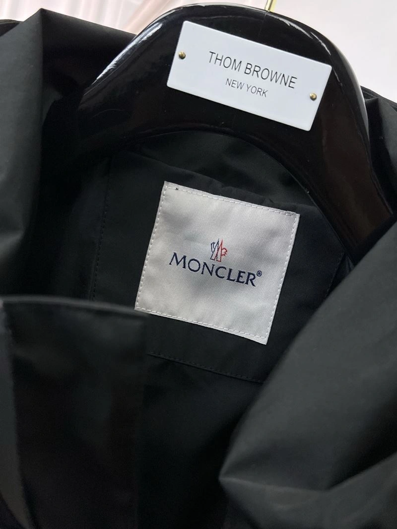 Sleek Moncler Outwear 140223