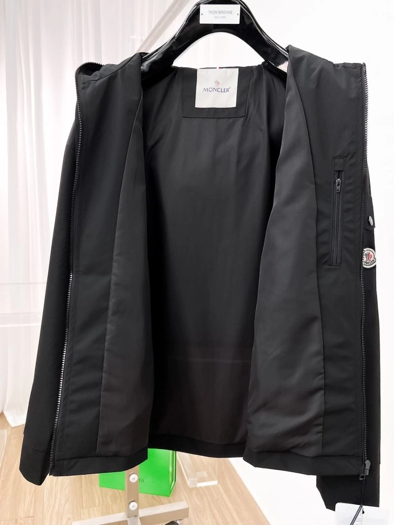 Moncler Outwear GoodFit 140222