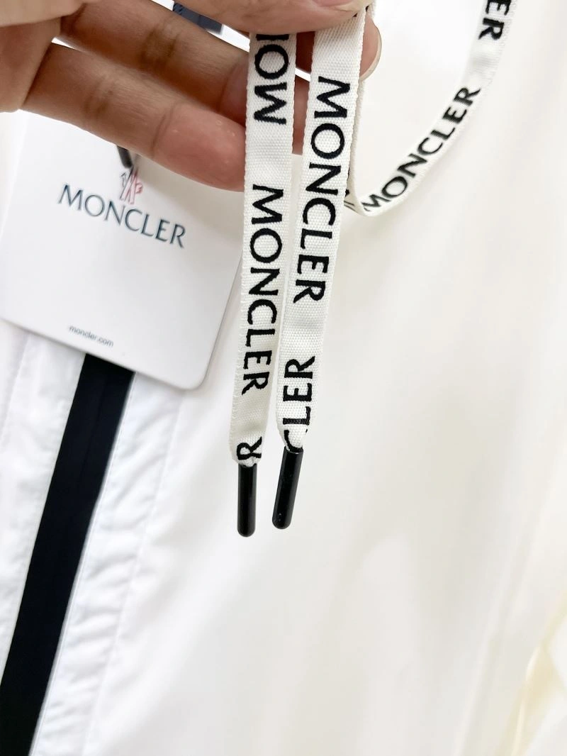 Moncler Outwear TimelessDesign 140211