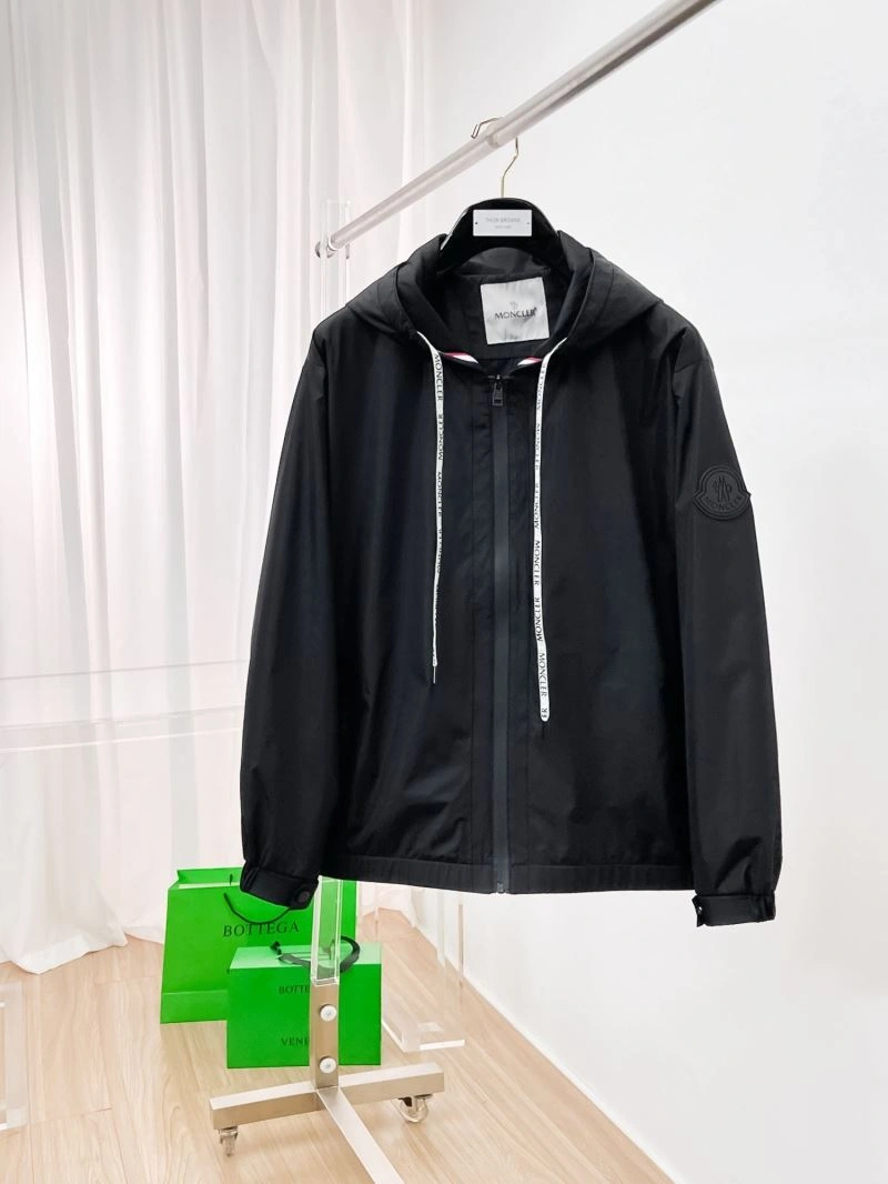 Moncler Outwear Youthful 140203