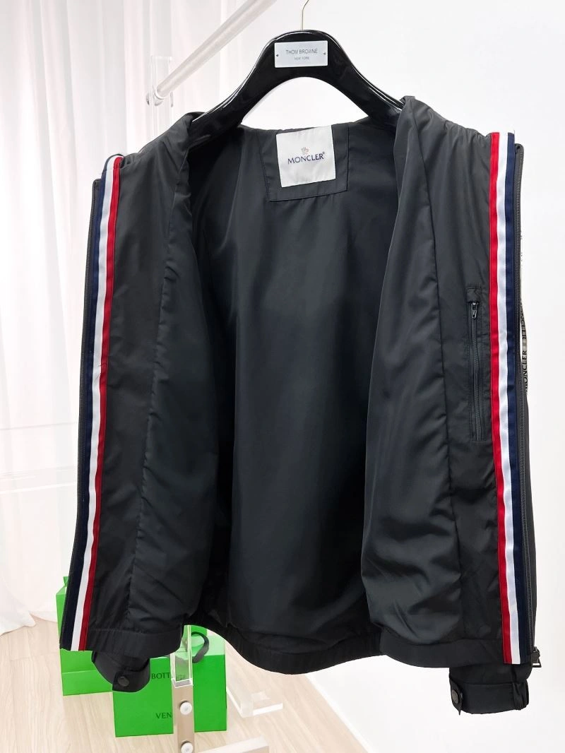 Moncler Outwear Youthful 140203