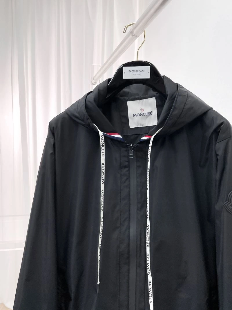 Moncler Outwear Youthful 140203