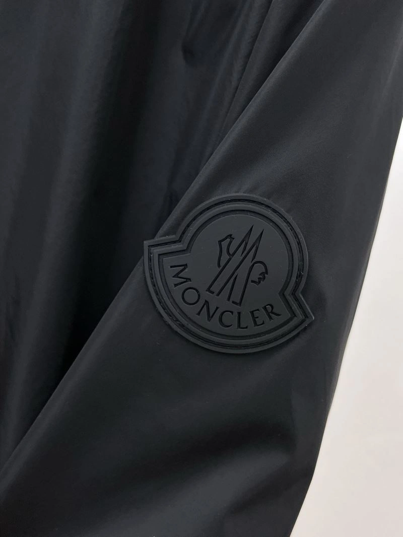 Moncler Outwear Youthful 140203