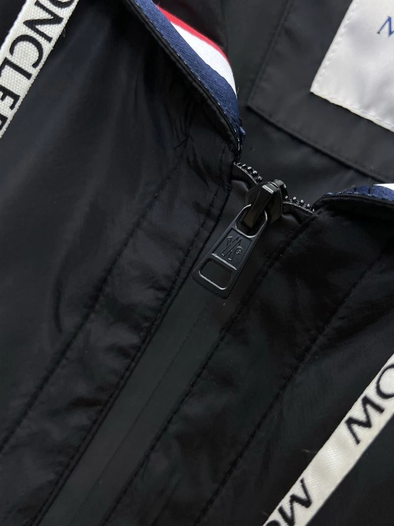 Moncler Outwear Youthful 140203