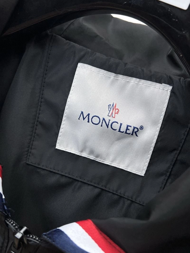 Moncler Outwear Youthful 140203