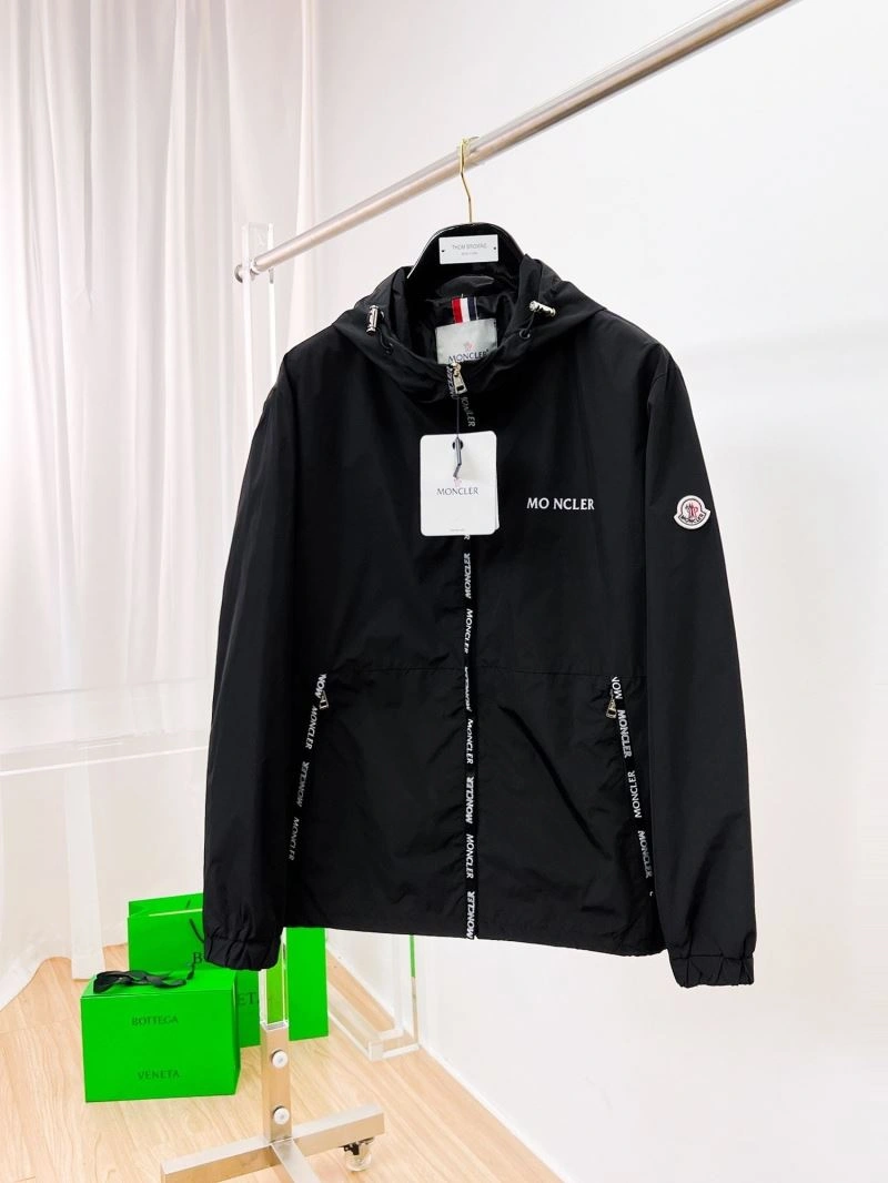 Moncler Outwear QuickDry 140202