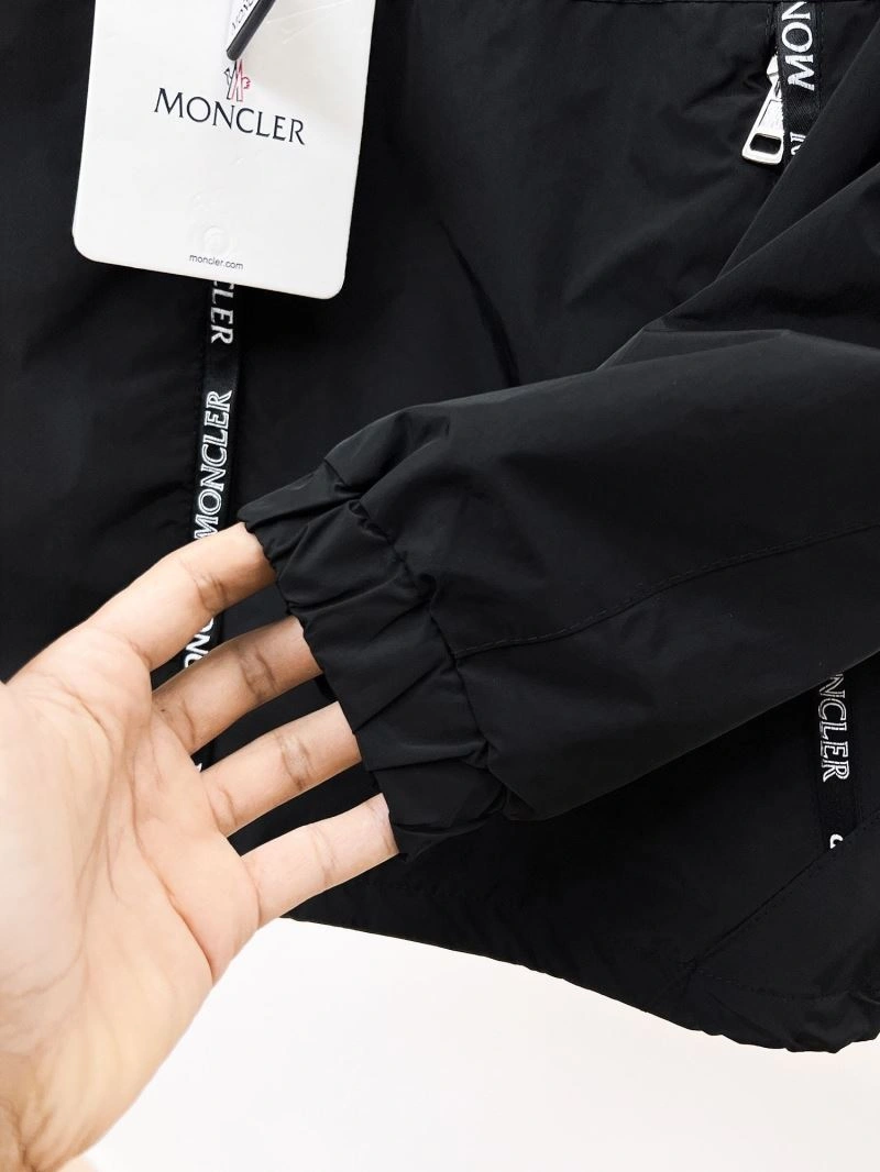 Moncler Outwear QuickDry 140202
