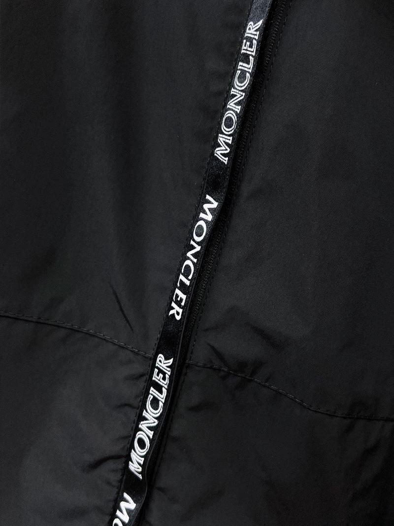 Moncler Outwear QuickDry 140202