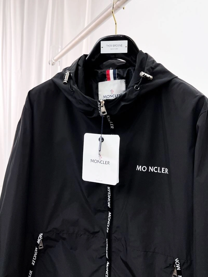 Moncler Outwear QuickDry 140202