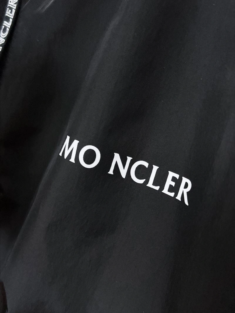 Moncler Outwear QuickDry 140202