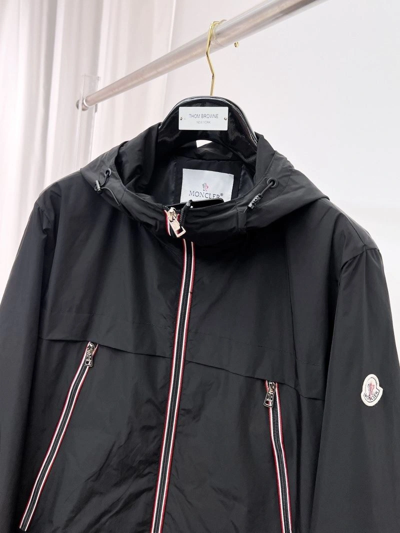 Moncler Outwear Compact 140205