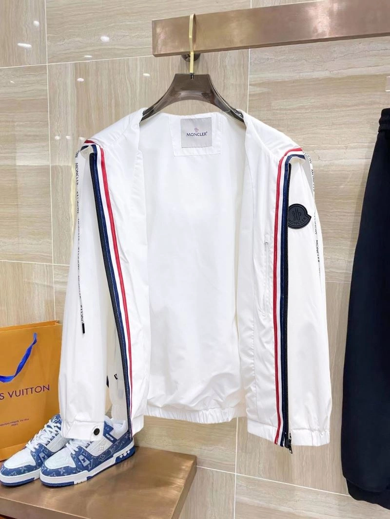 Moncler Outwear Soft 140218