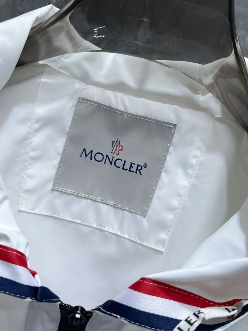 Moncler Outwear Soft 140218